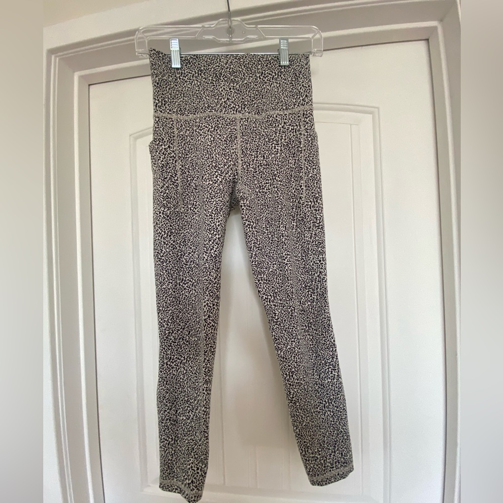 XS Athleta Black and White Animal Print Leggings